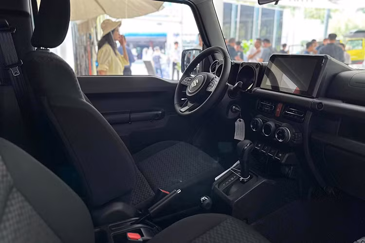 Suzuki Jimny 2024 chinh thuc ra mat Viet Nam, tu 789 trieu dong-Hinh-5