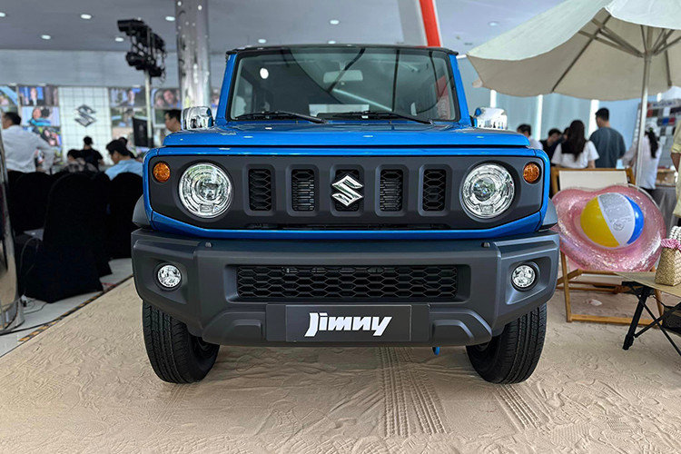 Suzuki Jimny 2024 chinh thuc ra mat Viet Nam, tu 789 trieu dong-Hinh-3