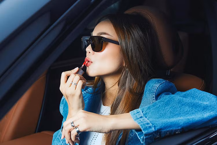 Sieu mau Thanh Hang tau SUV dien VinFast VF9 tien ty-Hinh-7