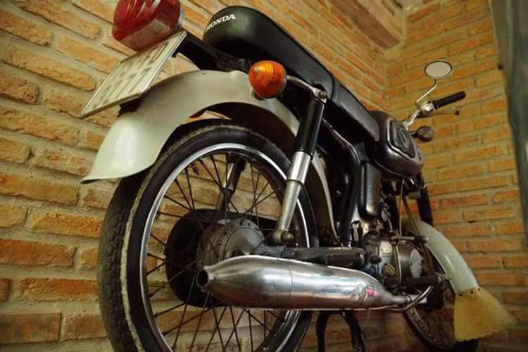 Ngam xe may Honda 67 