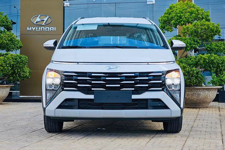 Can canh Hyundai Stargazer X 2024 tu 489 trieu dong da ve dai ly