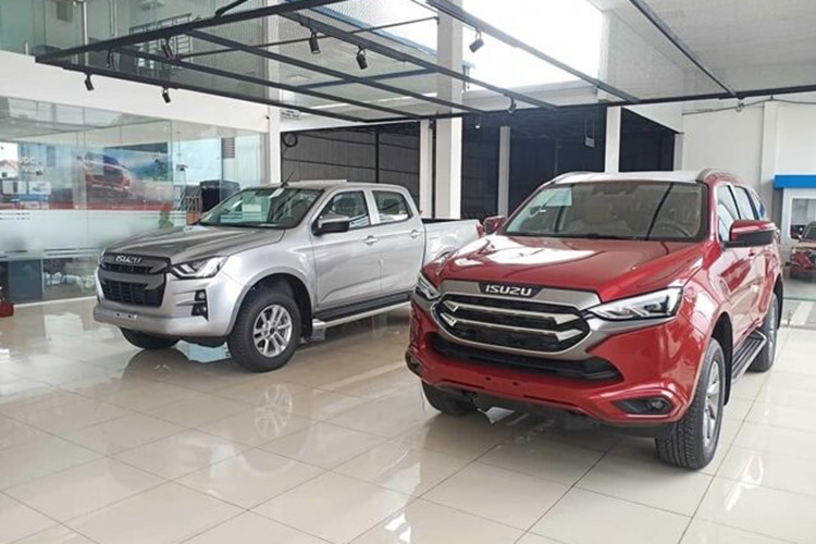 Ford Everest thâu tóm gần 40% thị phần SUV 7 chỗ, Isuzu MU-X “ế sưng“ - Hình 13 Ford Everest thau tom gan 40% thi phan SUV 7 cho, Isuzu MU-X “e sung“-Hinh-13