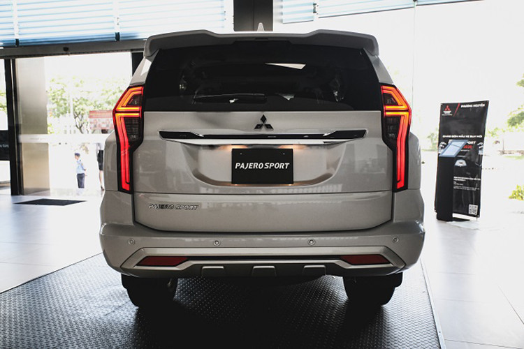 Ford Everest thâu tóm gần 40% thị phần SUV 7 chỗ, Isuzu MU-X “ế sưng“ - Hình 10 Ford Everest thau tom gan 40% thi phan SUV 7 cho, Isuzu MU-X “e sung“-Hinh-10