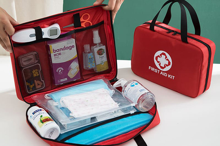 Những vật dụng cần thiết trên ôtô khi du xuân đường dài Nhung vat dung can thiet tren oto khi du xuan duong dai