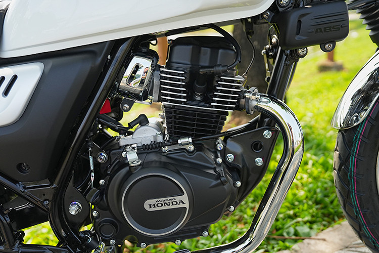 Cận cảnh Honda CGX150 hơn 70 triệu, đầu tiên về Việt Nam - Hình 8 Can canh Honda CGX150 hon 70 trieu, dau tien ve Viet Nam-Hinh-8