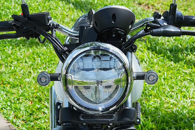 Cận cảnh Honda CGX150 hơn 70 triệu, đầu tiên về Việt Nam - Hình 4 Can canh Honda CGX150 hon 70 trieu, dau tien ve Viet Nam-Hinh-4