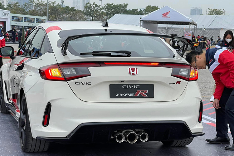 Honda Civic Type R tai Viet Nam tang gia toi gan 3 ty dong-Hinh-2