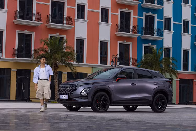 Xu huong tieu dung oto 2025 - cong nghe va tien nghi len ngoi