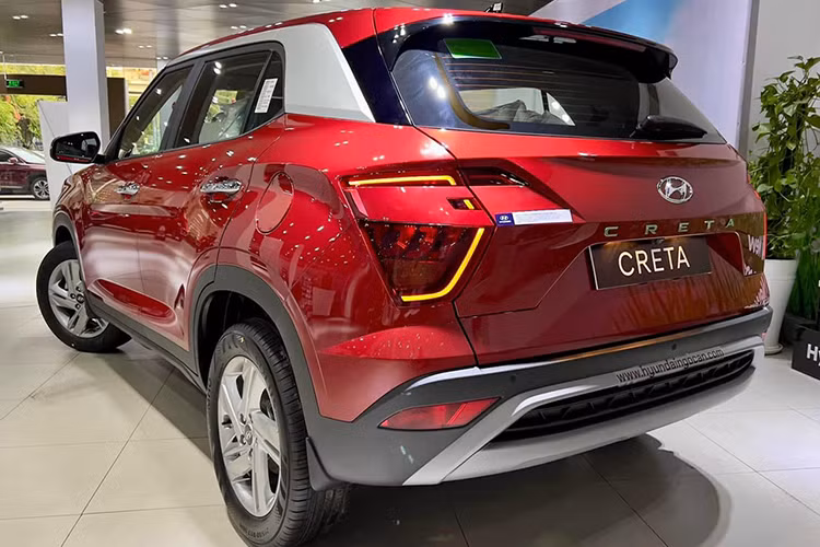 Toyota Yaris Cross vuon len manh me, nhung van thua Hyundai Creta-Hinh-3