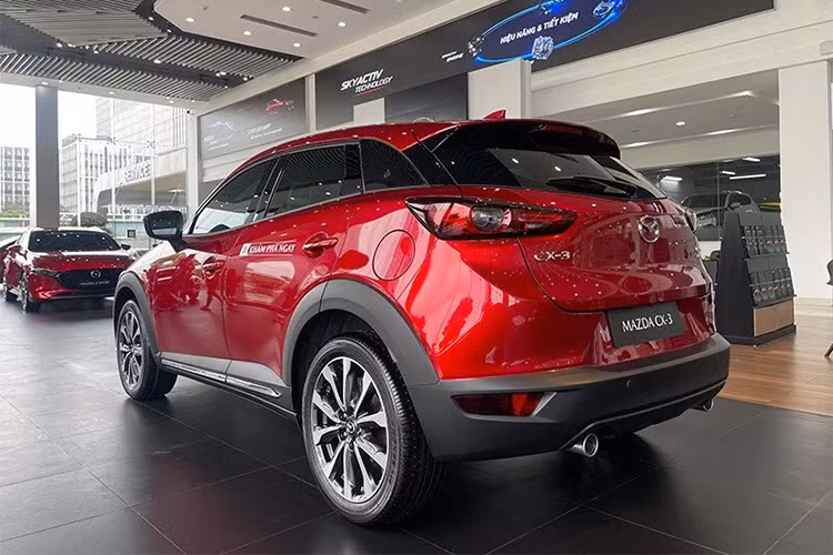 Toyota Yaris Cross vuon len manh me, nhung van thua Hyundai Creta-Hinh-15