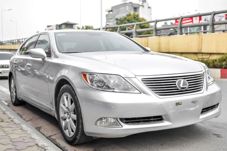 Co nen mua oto chay 15 nam van dung tot tren san xe cu?-Hinh-4