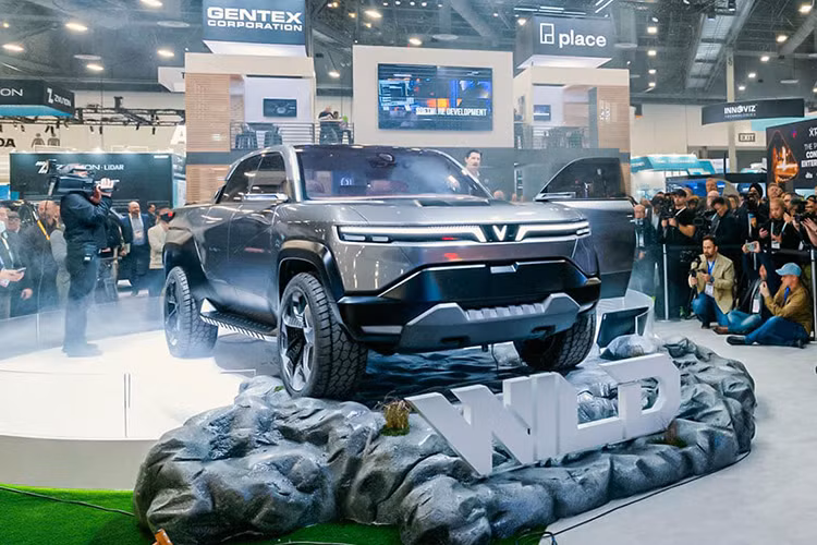 Can canh VinFast VF Wild - ban tai dien Viet Nam vua ra mat tai My