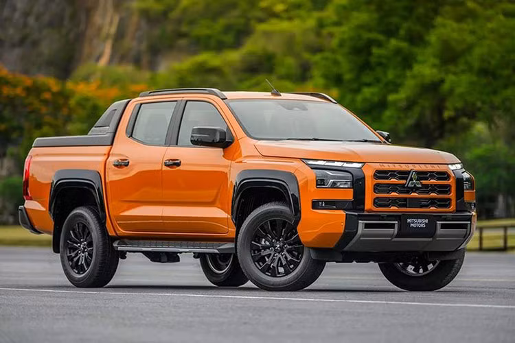 Mitsubishi Triton giam gia, xa hang ton chuan bi ban phien ban moi-Hinh-3