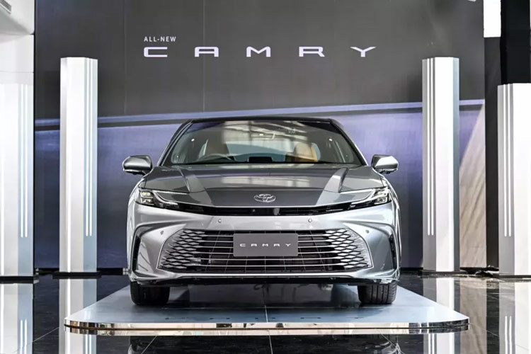 Theo thông tin từ tư vấn viên, Camry thế hệ mới chính hãng màn ra mắt tại Vietnam Motor Show 2024 diễn ra tại TP. HCM từ 23-27/10 tới đây.