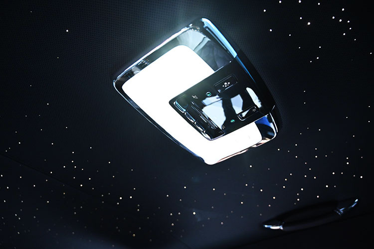 Rolls-Royce Ghost Series II ra mat dai gia Viet, tu 34,9 ty-Hinh-13