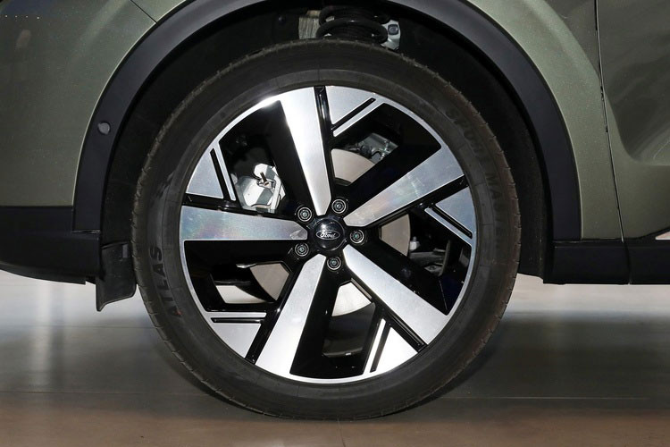 Ford Territory 2025 da ve Viet Nam, Mazda CX-5 de chung?-Hinh-5