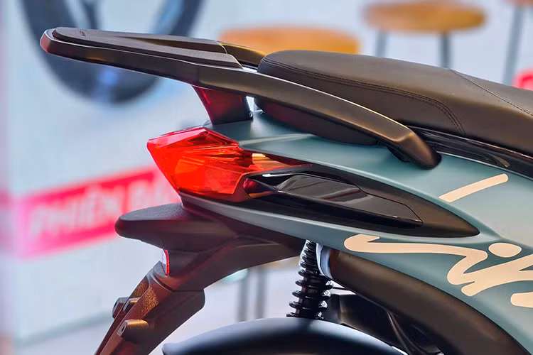 Piaggio Liberty 2025 tu 57 trieu tai Viet Nam, 