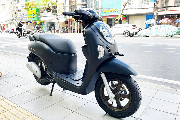 Can canh Honda Scoopy 2025 