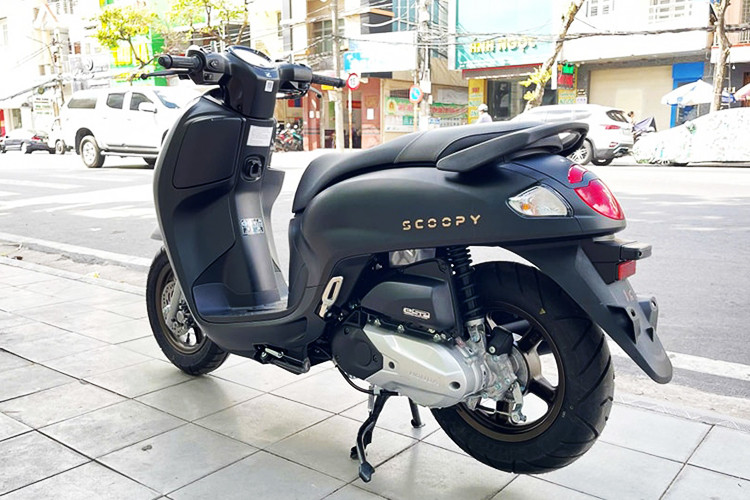 Can canh Honda Scoopy 2025 