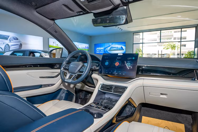 BYD Sealion 6 sap ve Viet Nam 