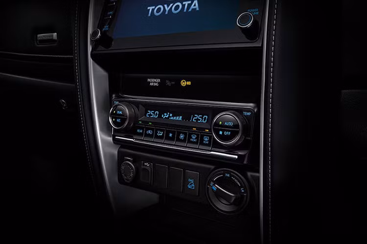 Toyota Fortuner S 2024 giá rẻ 924 triệu đồng sắp về Việt Nam? - Hình 8 Toyota Fortuner S 2024 gia re 924 trieu dong sap ve Viet Nam?-Hinh-8