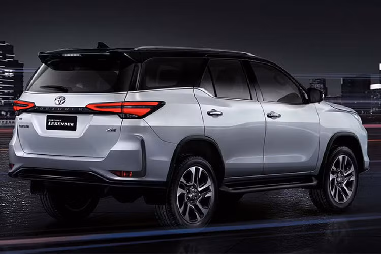 Toyota Fortuner S 2024 giá rẻ 924 triệu đồng sắp về Việt Nam? - Hình 11 Toyota Fortuner S 2024 gia re 924 trieu dong sap ve Viet Nam?-Hinh-11