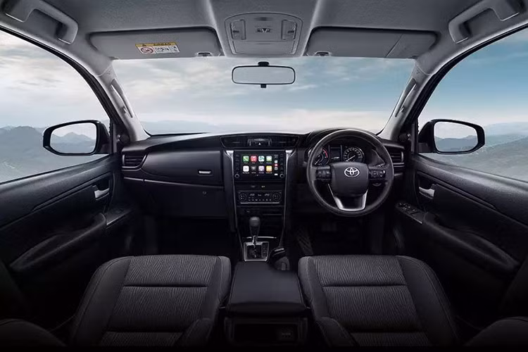 Toyota Fortuner S 2024 giá rẻ 924 triệu đồng sắp về Việt Nam? - Hình 5 Toyota Fortuner S 2024 gia re 924 trieu dong sap ve Viet Nam?-Hinh-5