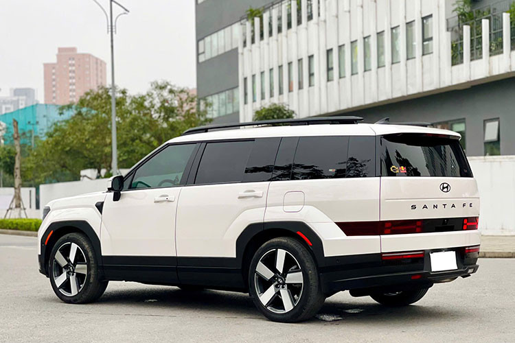 Hyundai SantaFe 2024 chay 12.000km, rao ban 1,2 ty tai Ha Noi-Hinh-9