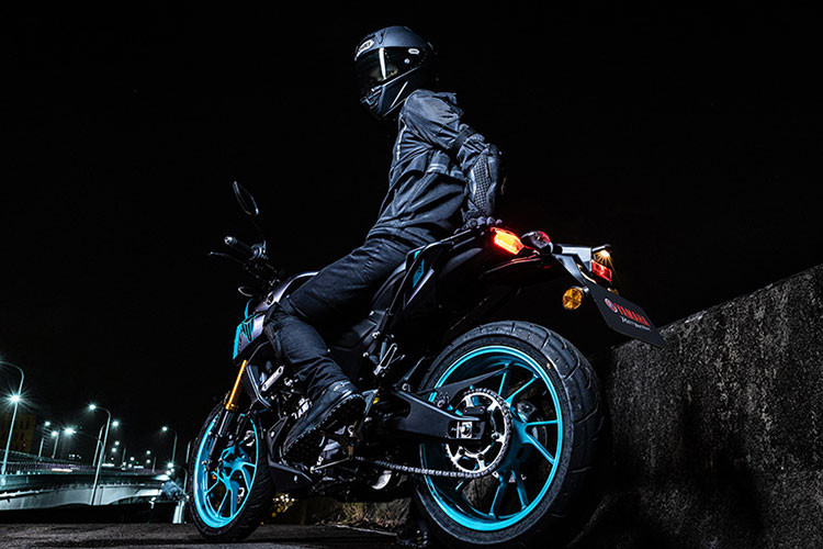 Yamaha MT-15 2025 ra mat chi tu 72 trieu dong, 