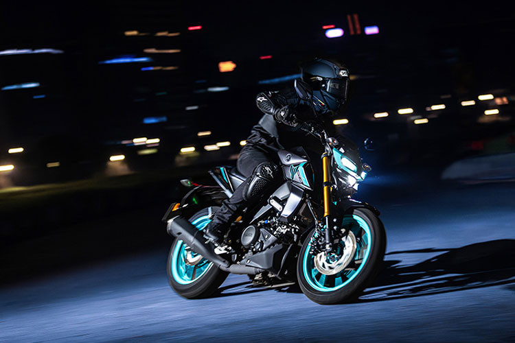 Yamaha MT-15 2025 ra mat chi tu 72 trieu dong, 