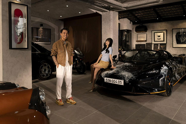 Minh Nhua bat mi do choi mien phi tren McLaren Elva gan 190 ty