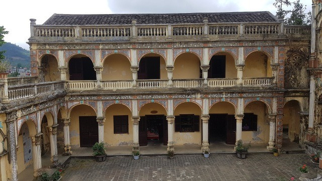 Kien truc doc dao cua dinh thu “vua Meo” tren dinh cao nguyen trang-Hinh-7