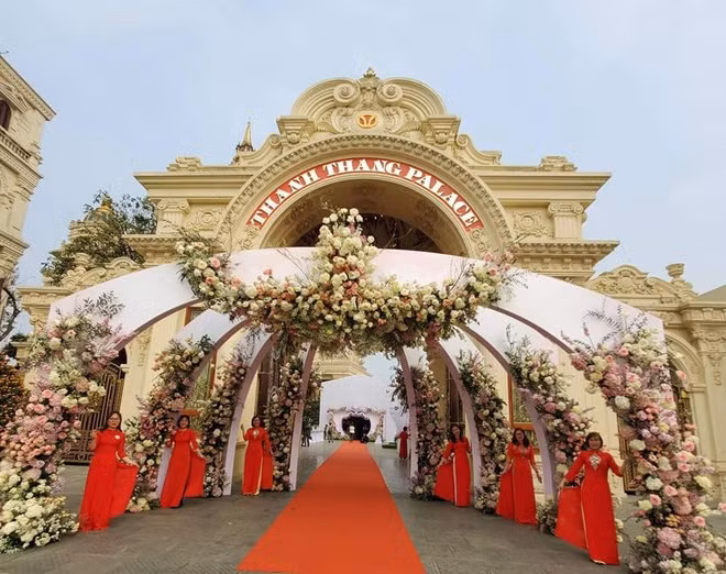 Giat minh so tien dai gia Viet to chuc dam cuoi cho con-Hinh-6