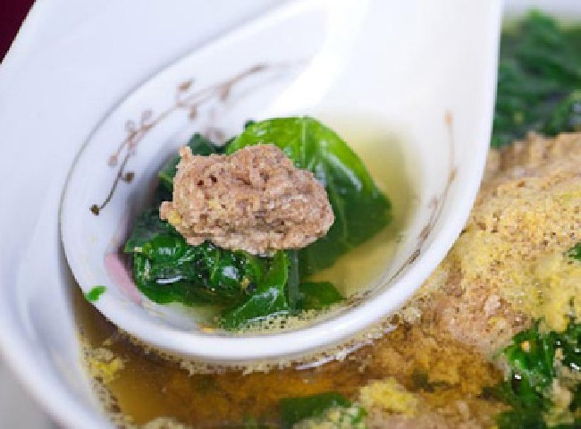 Cây dại mọc hàng rào hóa “mỏ vàng”, dân phố thi nhau lùng mua - Hình 5 Cay dai moc hang rao hoa “mo vang”, dan pho thi nhau lung mua-Hinh-5