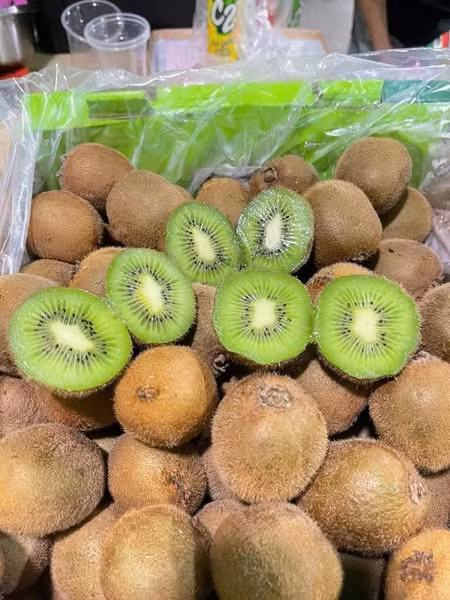 Su that dang sau kiwi chi 20.000 dong/kg ban day cho-Hinh-3