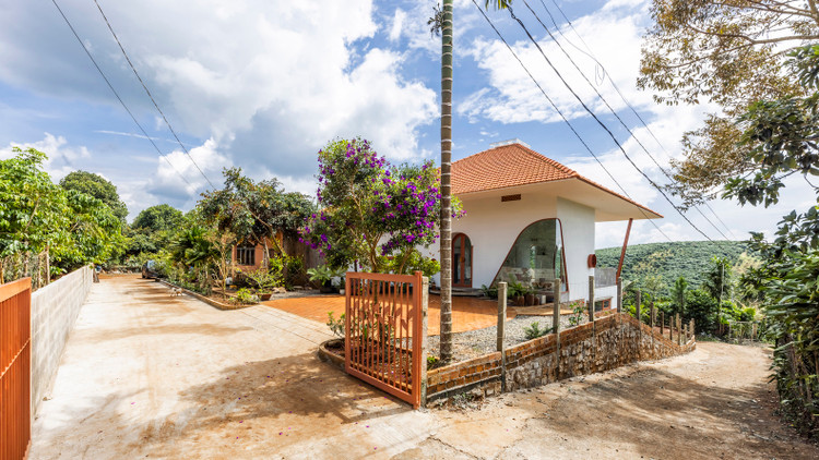 Nha ngoi do o Lam Dong dep “sung so” tren bao My-Hinh-9