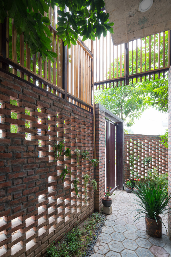 Nha gach tho dep moc mac giua nga ba duong tai Hai Duong-Hinh-8