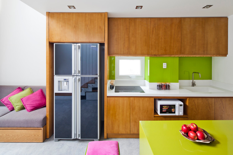 An trong hem sau nha Sai Gon van thoang mat nho gach thong gio-Hinh-10