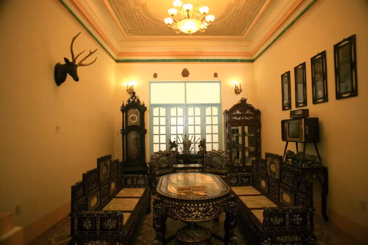 Can canh dinh thu be the cua cong tu “khet tieng” troi Nam-Hinh-9