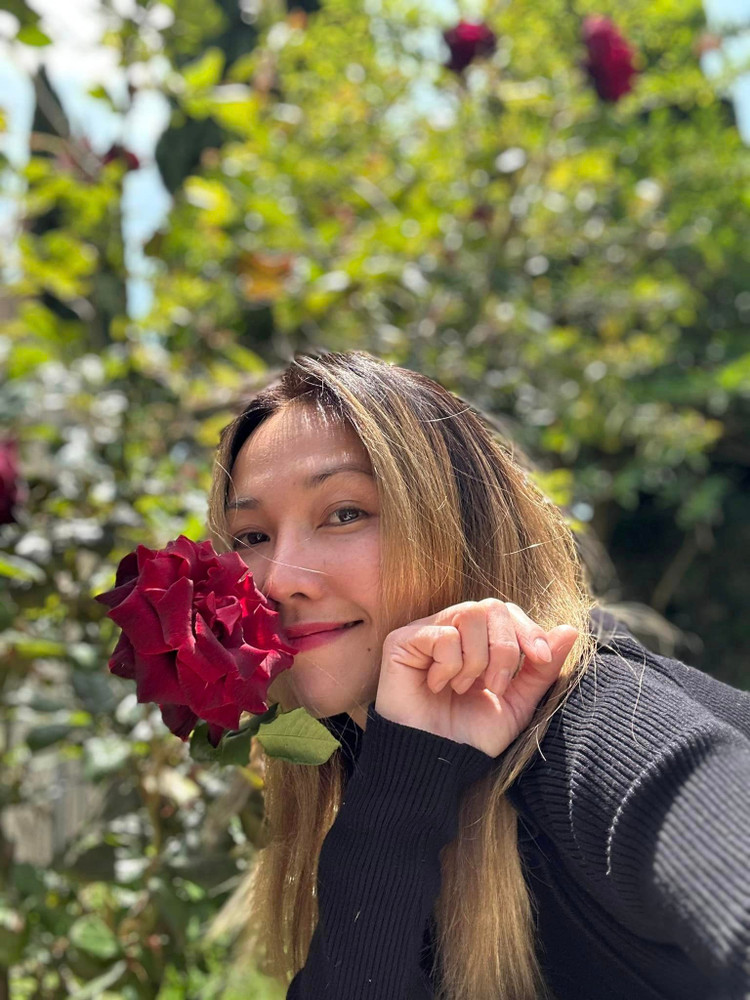 Khu vuon phu suong, ngap hoa thom qua ngot cua Kim Hien o My