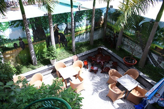 Can canh biet thu 6 tang trieu do cua ca si Khanh Phuong-Hinh-10