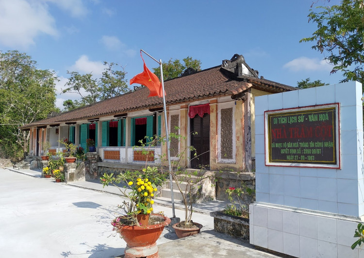 Kham pha nha co Tram Cot doc nhat vo nhi o Long An