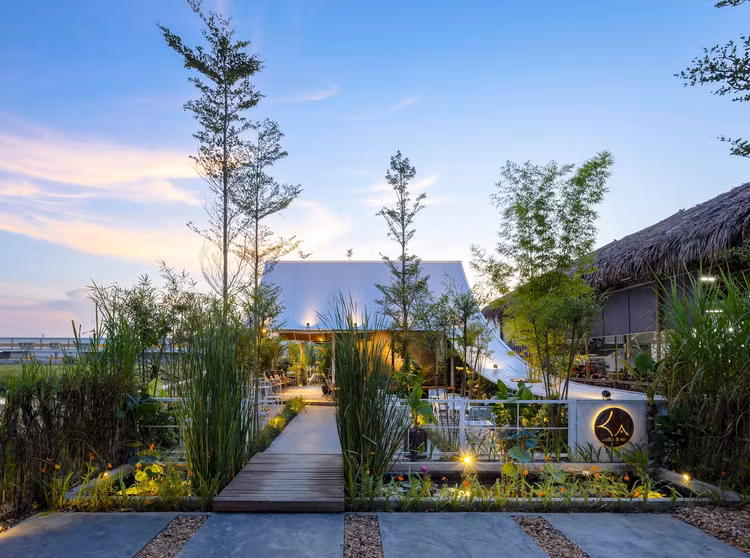 Bao My nuc no khen quan ca phe dep “nghieng nga” o thanh Vinh-Hinh-9