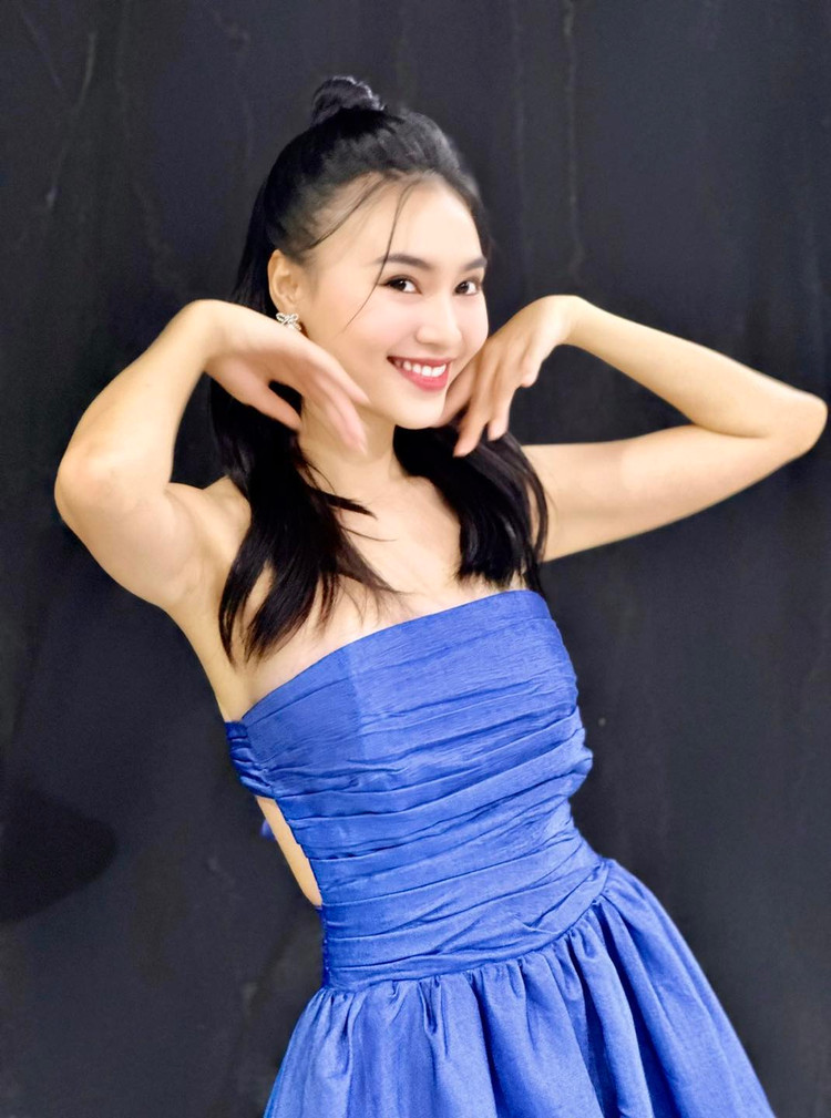 Can canh biet thu 2 mat tien be the cua Ninh Duong Lan Ngoc