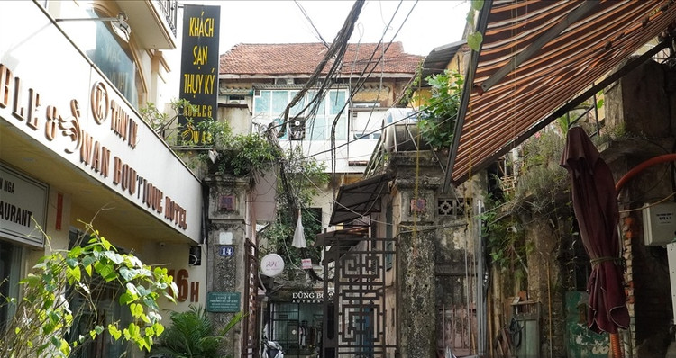 Can canh biet thu tram tuoi dep nuc tieng Ha Noi xua