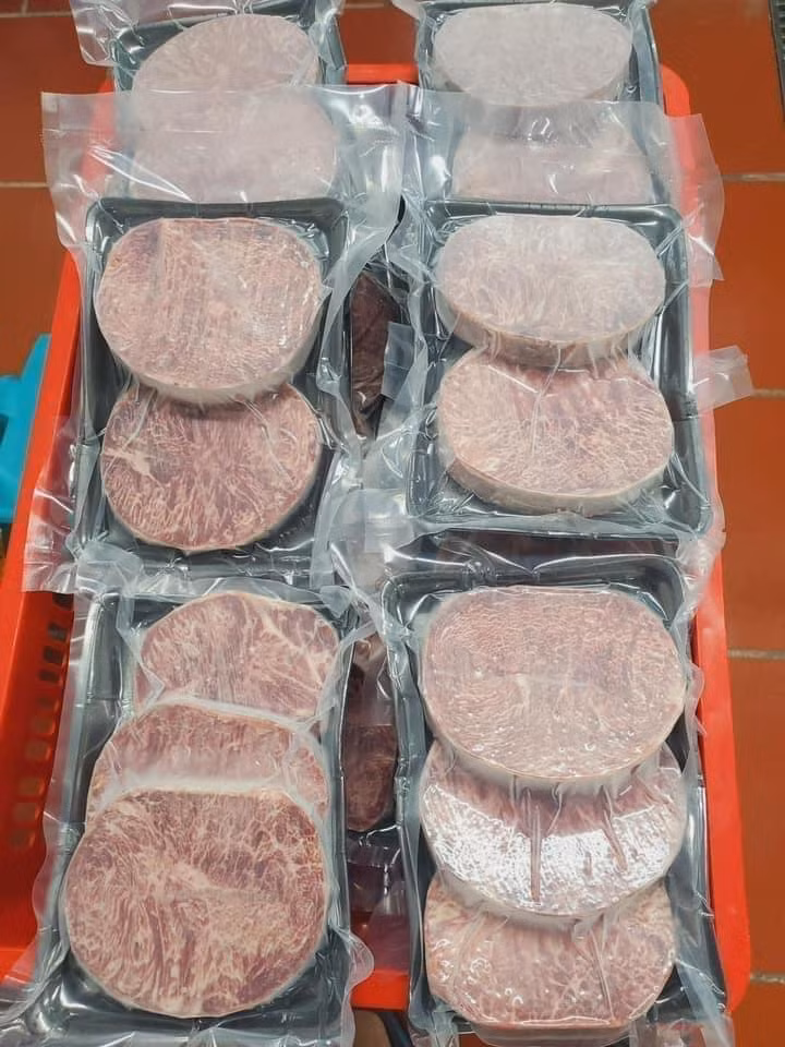 Su that dang sau thit bo Aukobe gia re do bo cho mang-Hinh-5