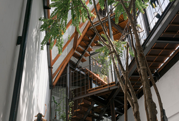 Co gi trong khach san sieu mong o Nha Trang tren bao Tay?-Hinh-9