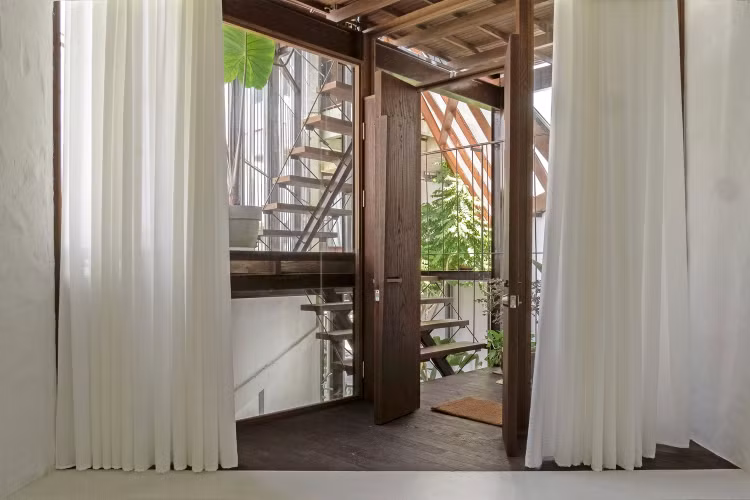 Co gi trong khach san sieu mong o Nha Trang tren bao Tay?-Hinh-11