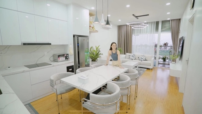 Ngam can ho 100m2 cua nu MC tre nhat “Duong len dinh Olympia”-Hinh-2