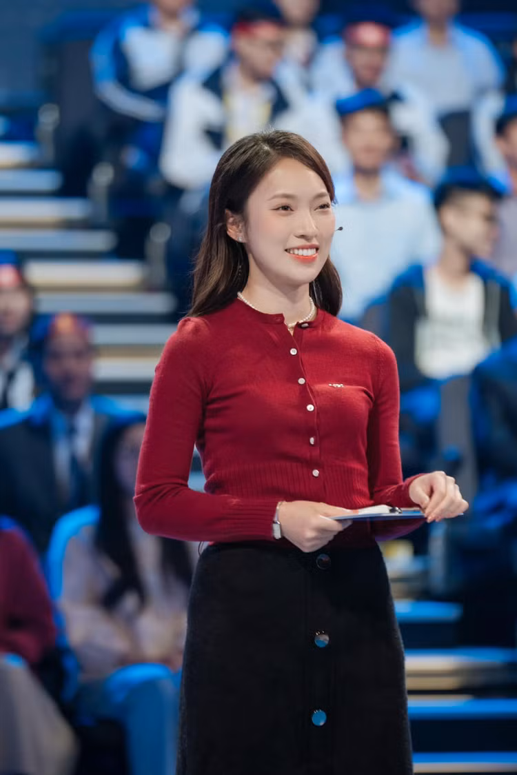 Ngam can ho 100m2 cua nu MC tre nhat “Duong len dinh Olympia”